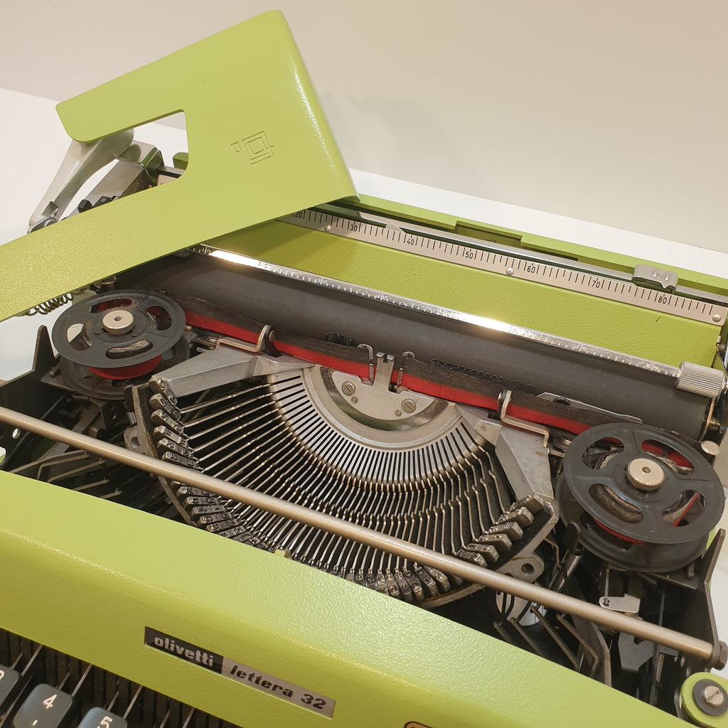 Olivetti Lettera 32