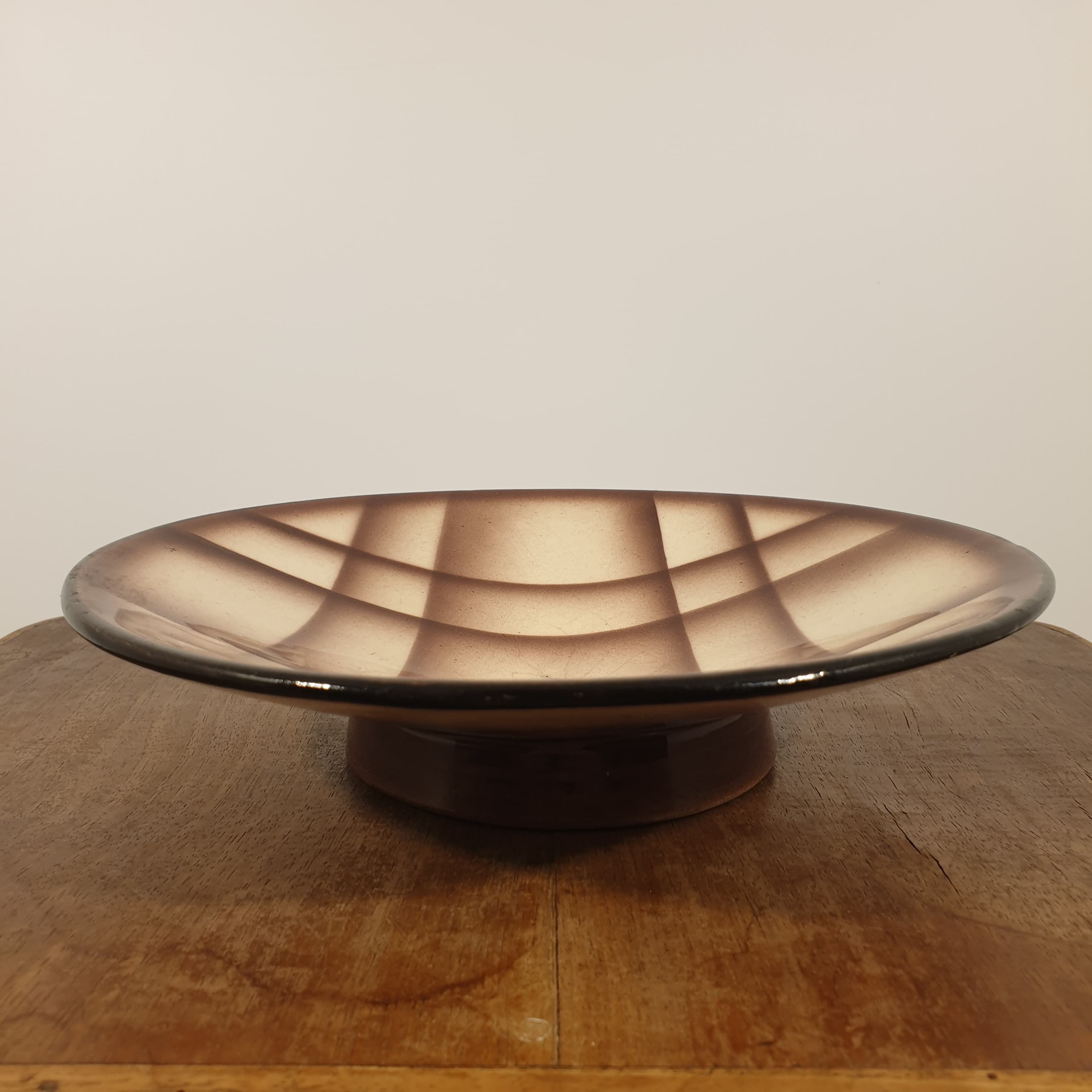 Piatti in ceramica decorati a mano