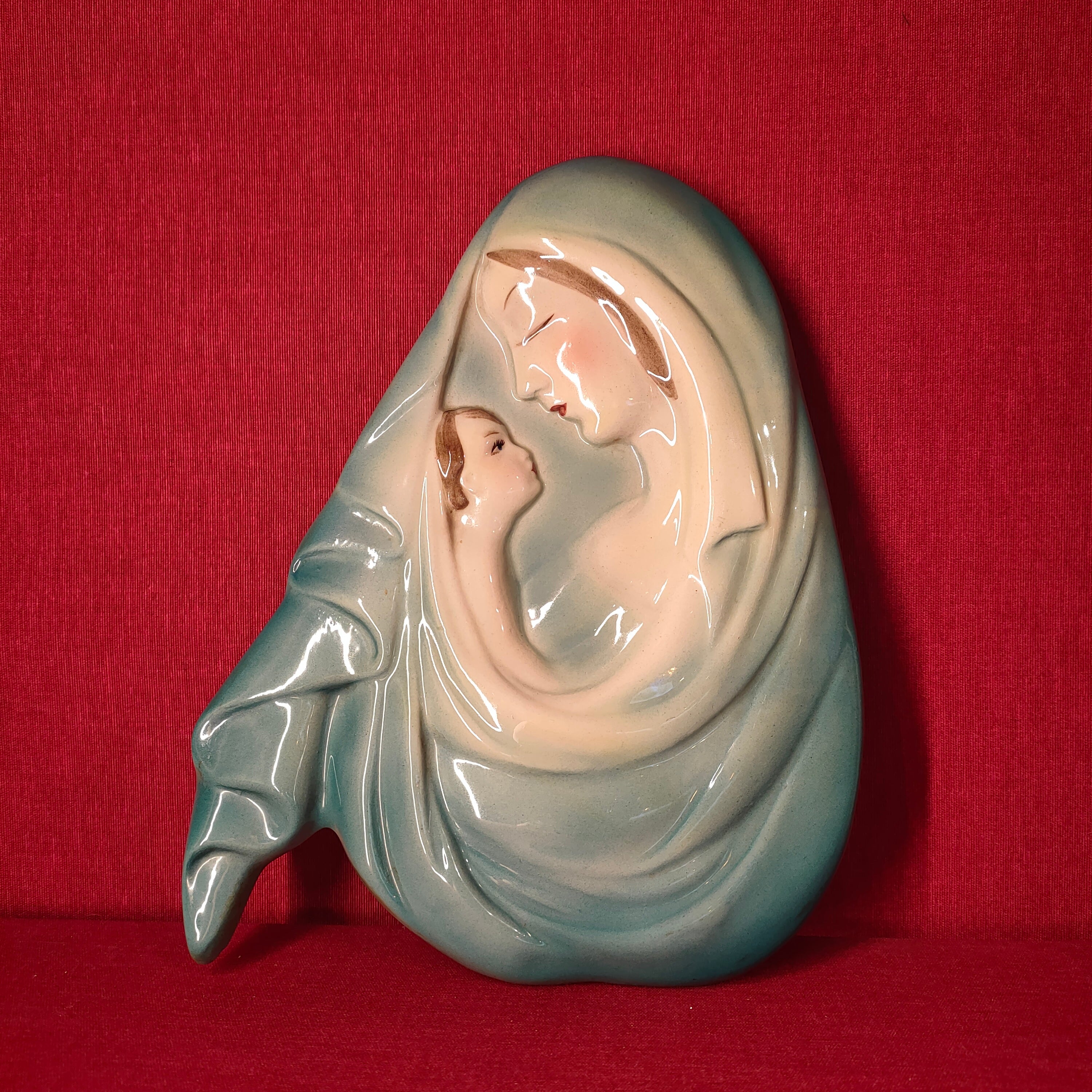 Madonna con bambino in ceramica. Italia, 1940s