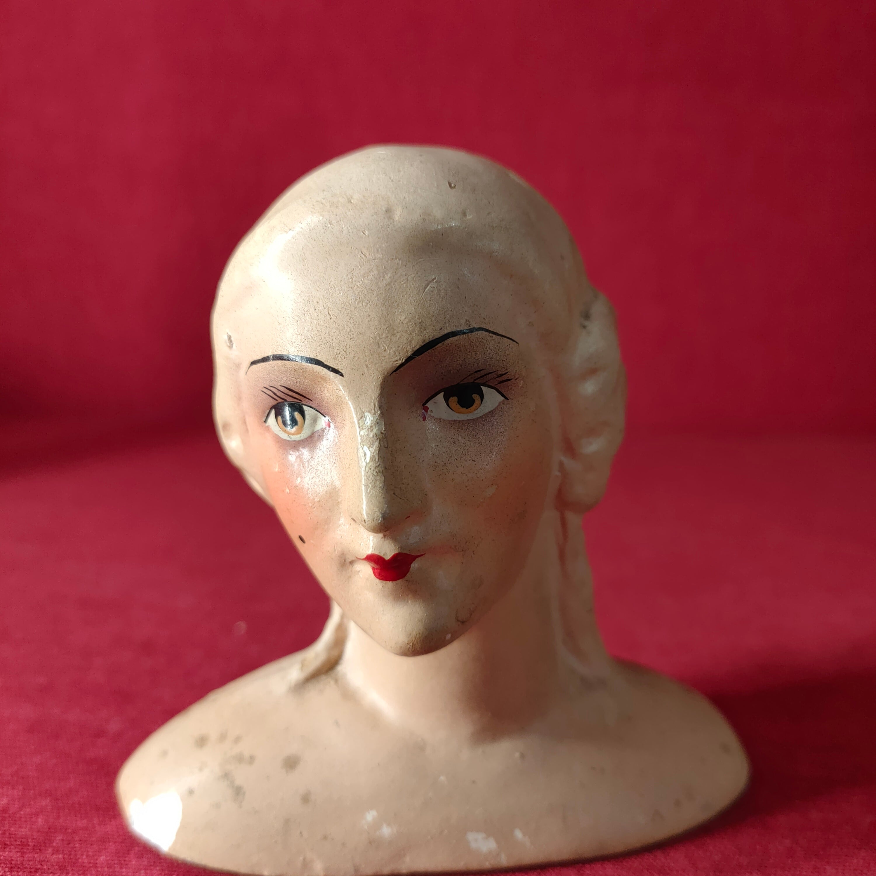 Testina in gesso decorata a mano, 1920s