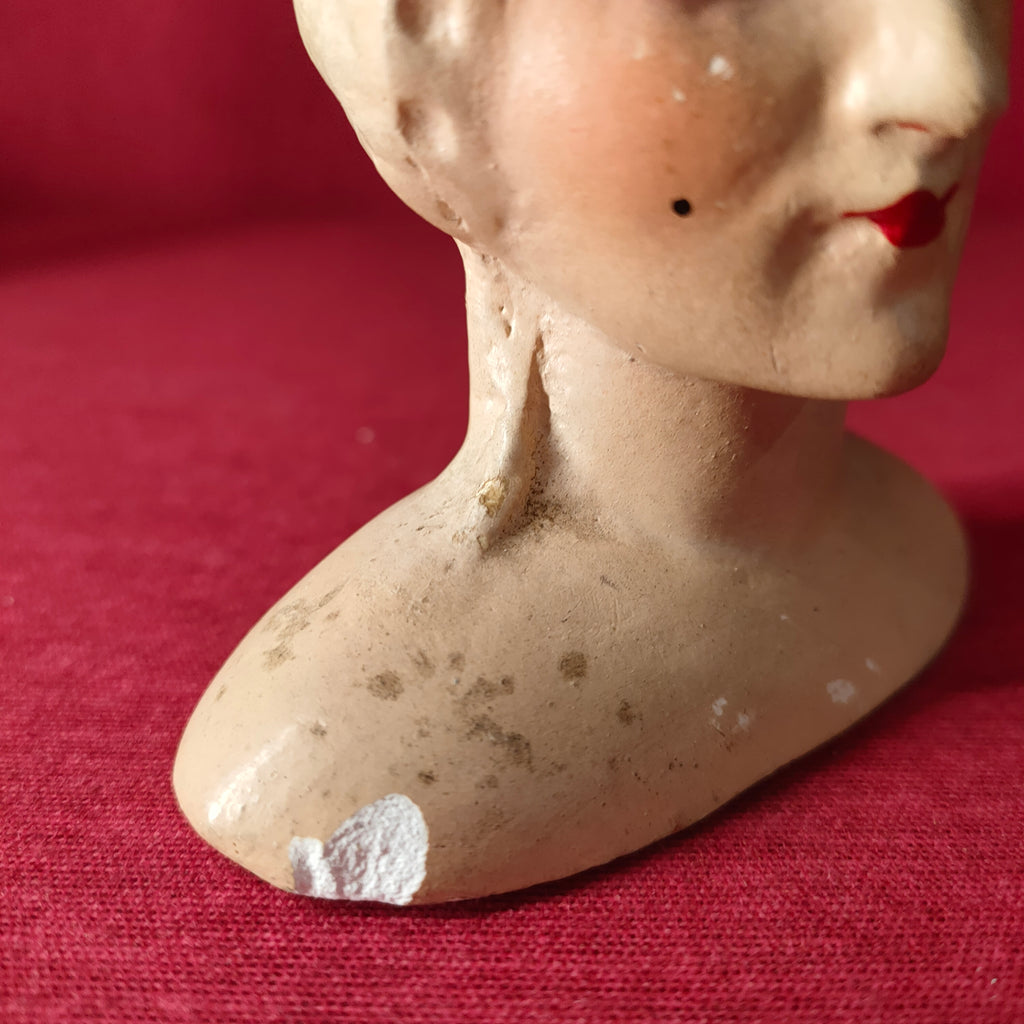 Testina in gesso decorata a mano, 1920s