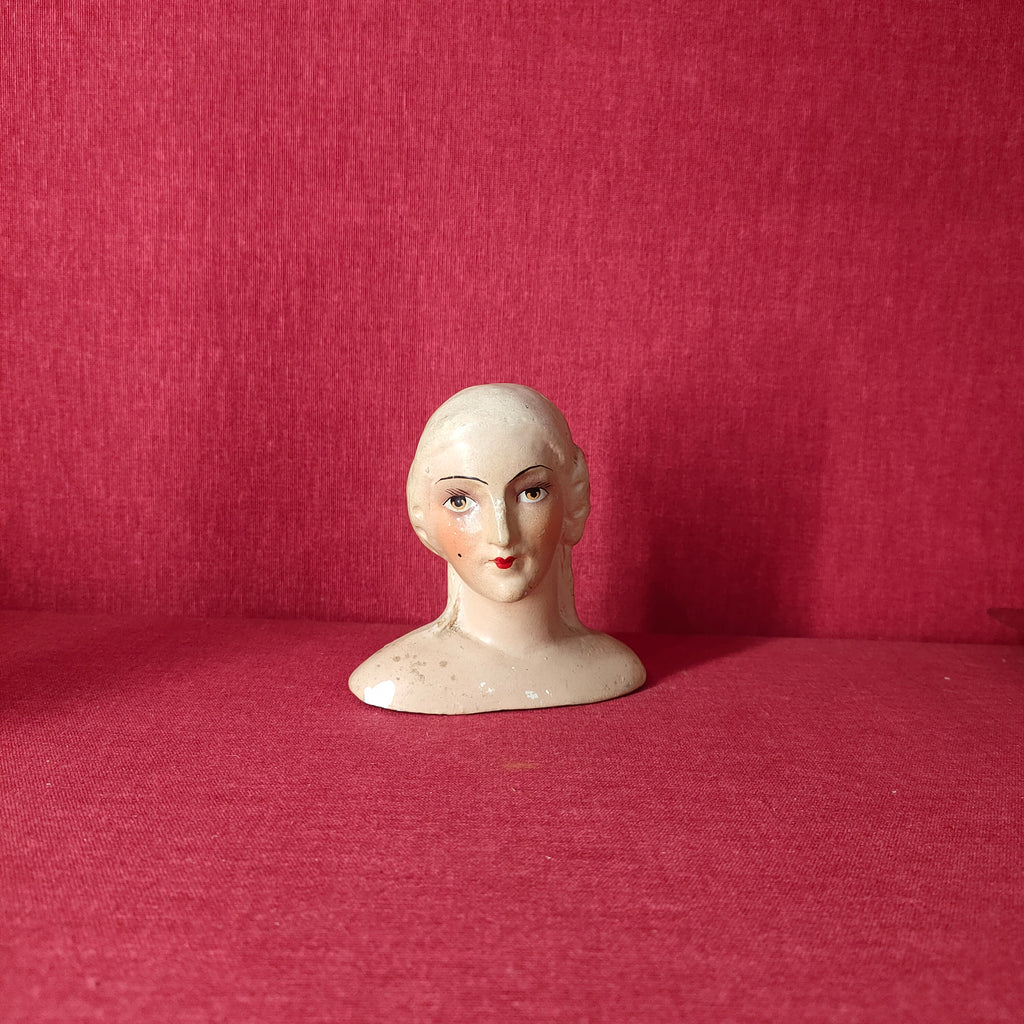 Testina in gesso decorata a mano, 1920s