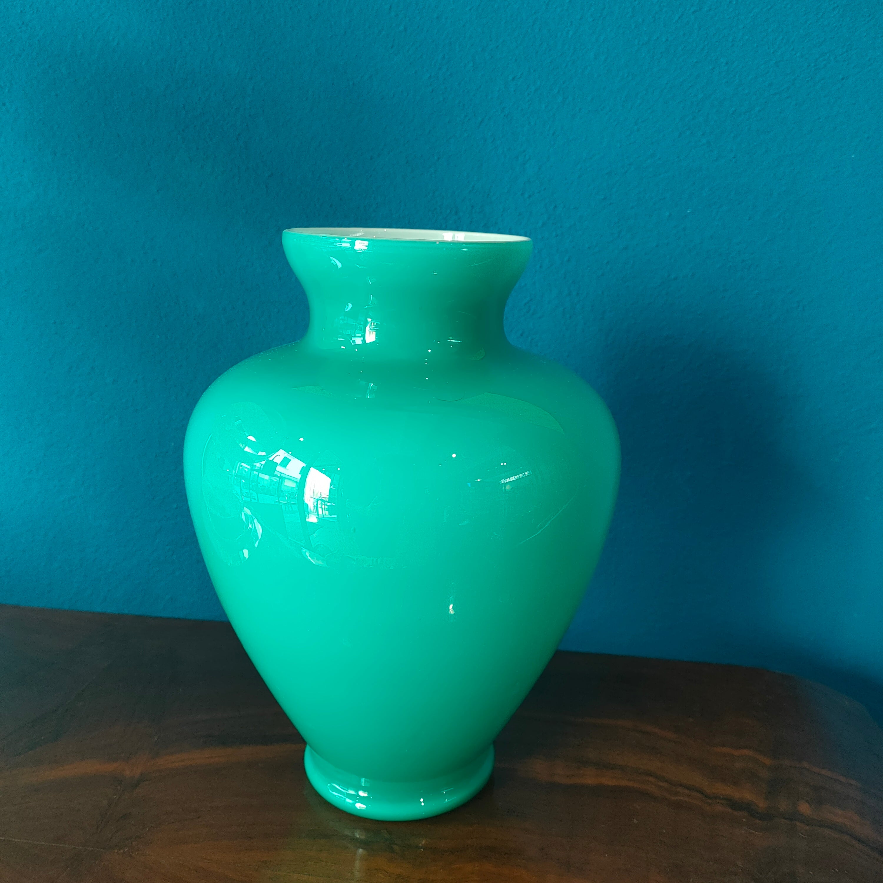 Vaso in vetro incamiciato, verde acqua. Murano, 1970s
