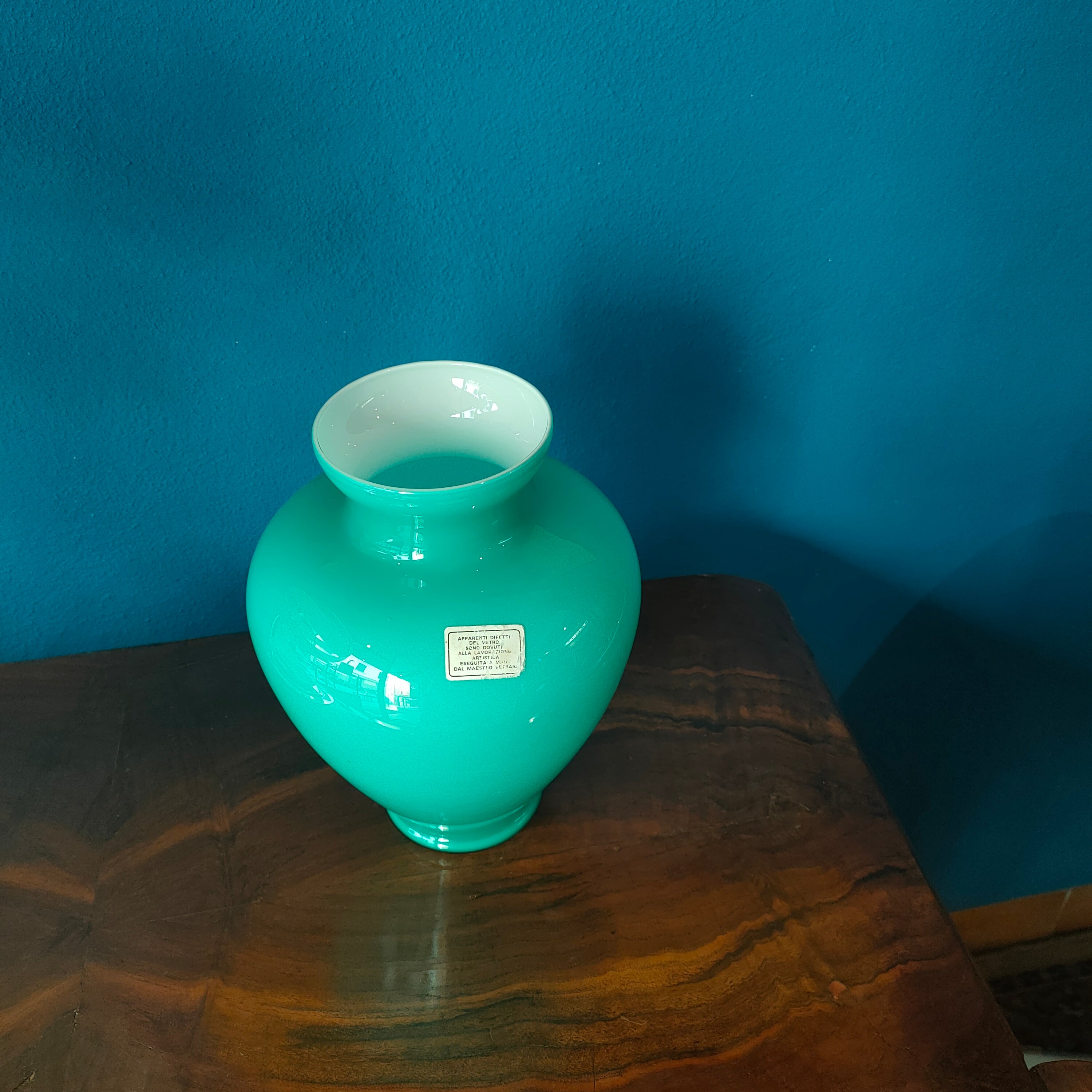 Vaso in vetro incamiciato, verde acqua. Murano, 1970s