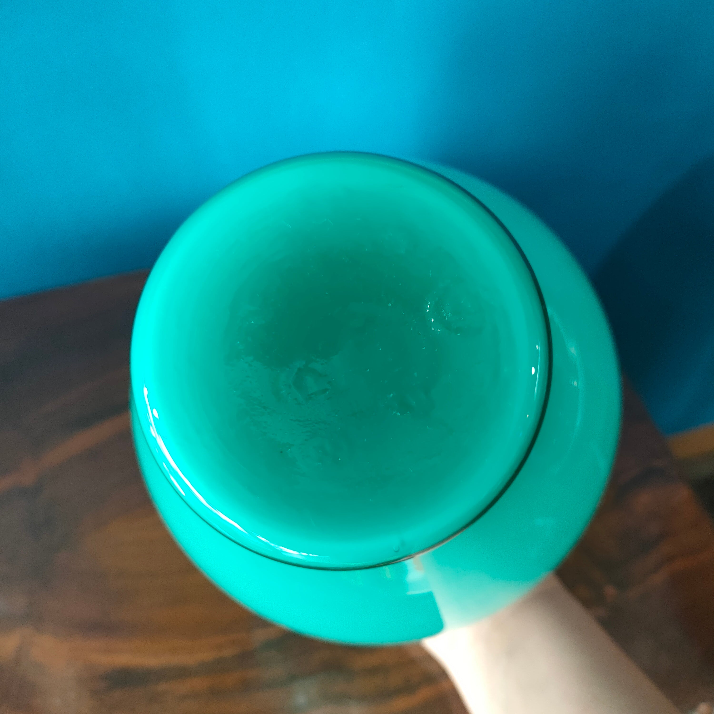 Vaso in vetro incamiciato, verde acqua. Murano, 1970s