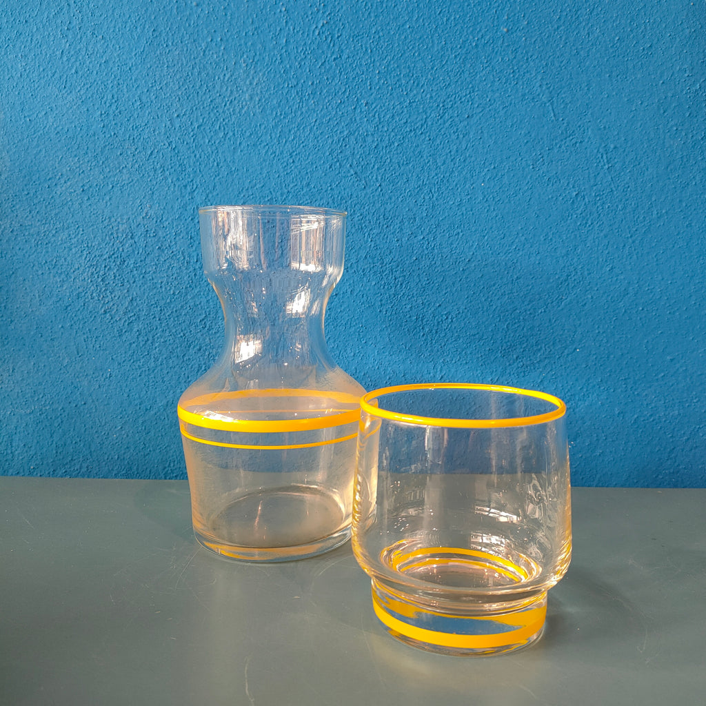 Caraffa da comodino con bicchiere