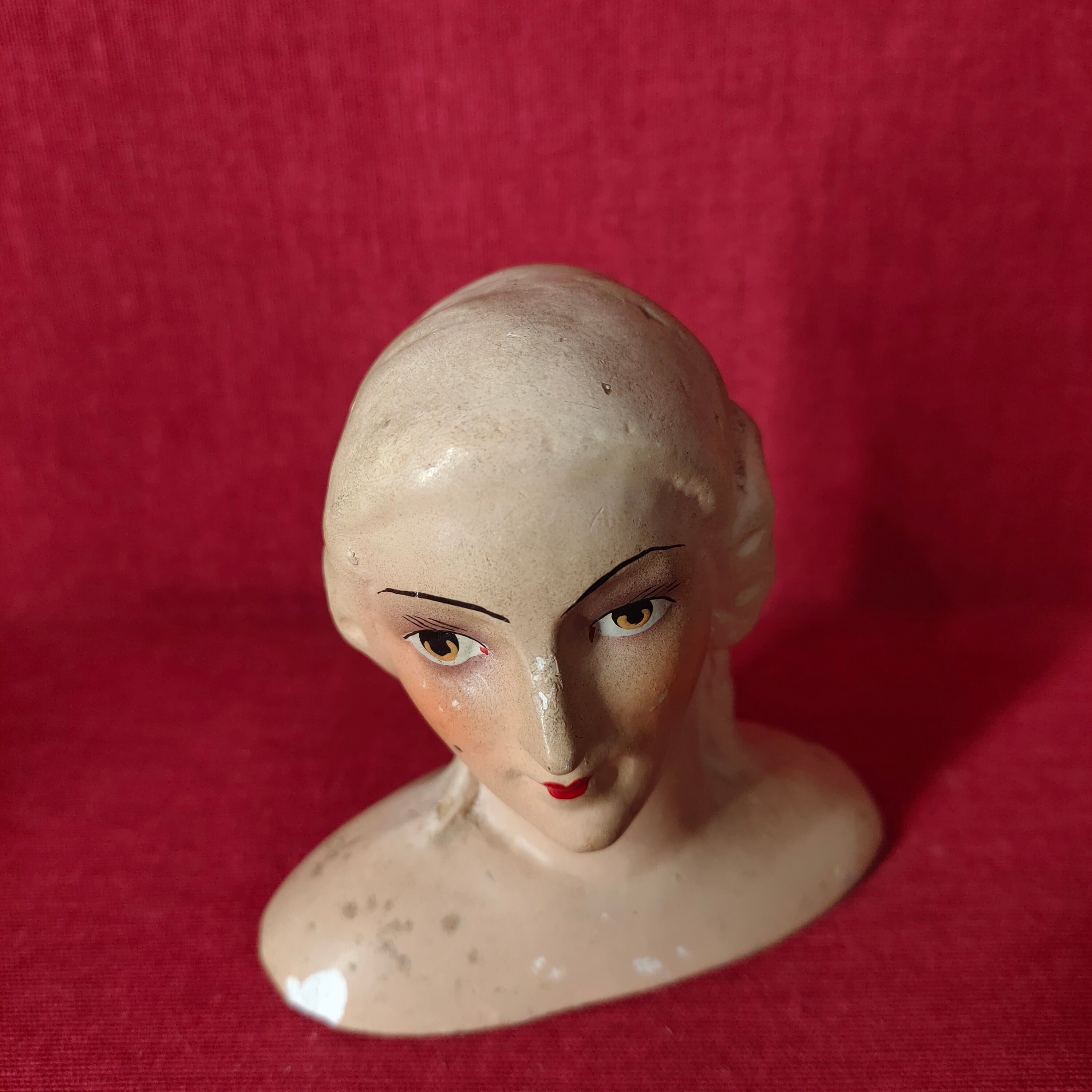 Testina in gesso decorata a mano, 1920s