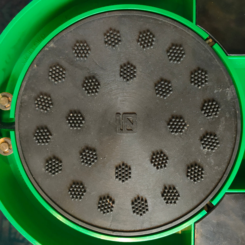 Fontana Arte "Tapira", design G.P.A. Monti, 1974. Col. Verde