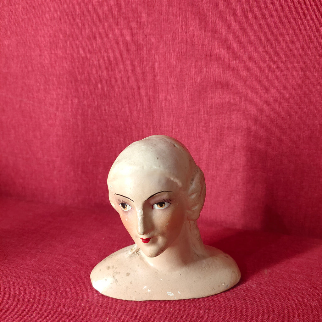 Testina in gesso decorata a mano, 1920s