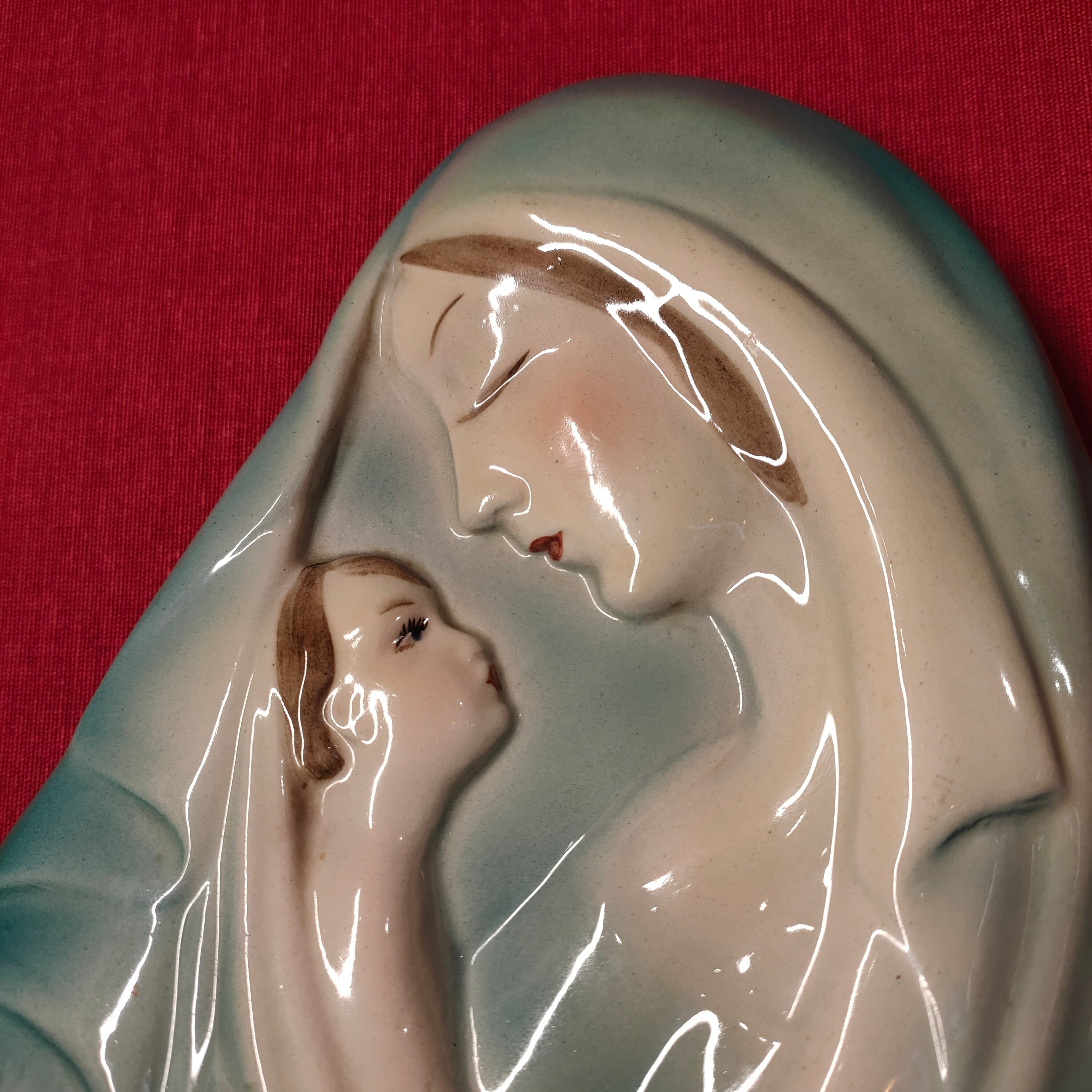Madonna con bambino in ceramica. Italia, 1940s