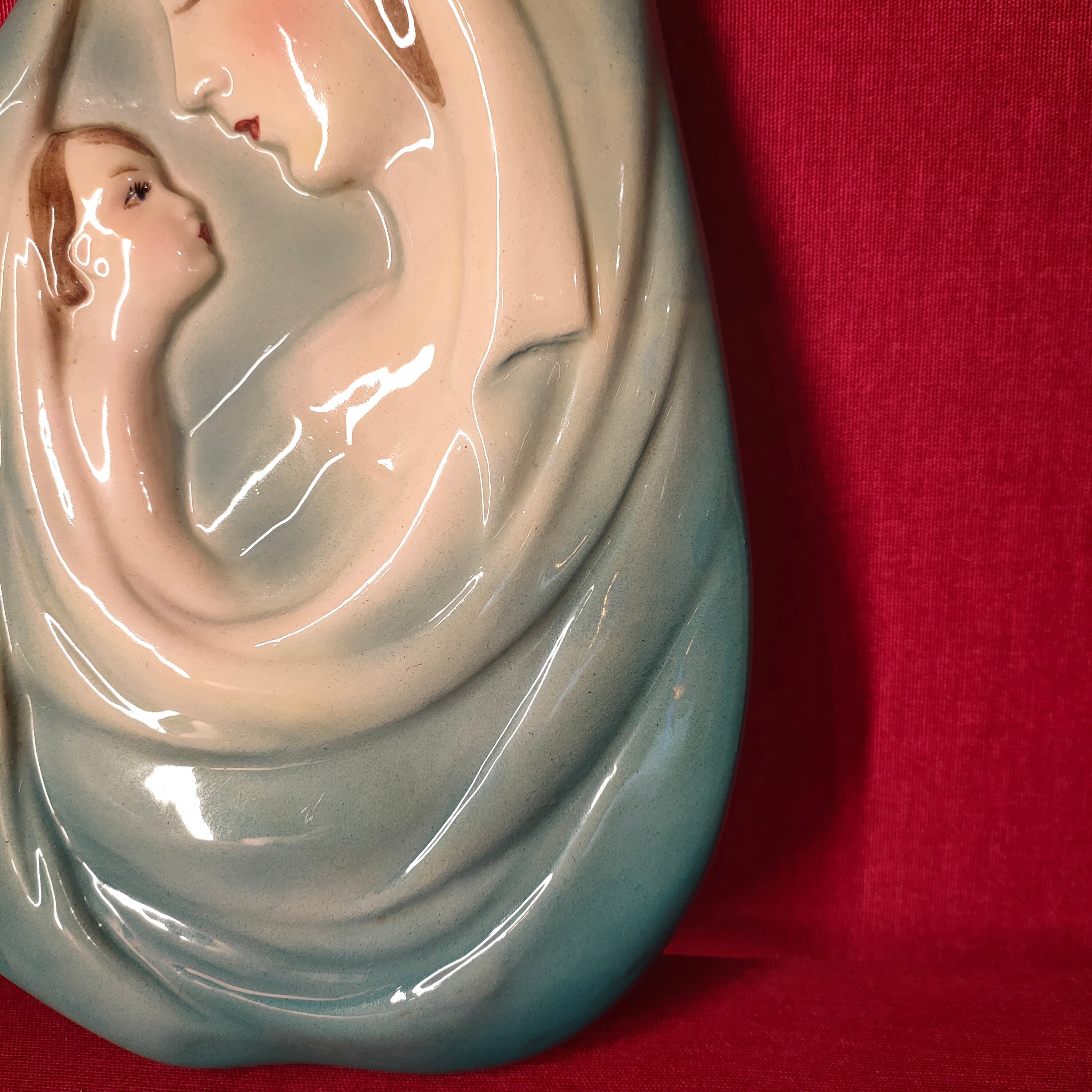 Madonna con bambino in ceramica. Italia, 1940s