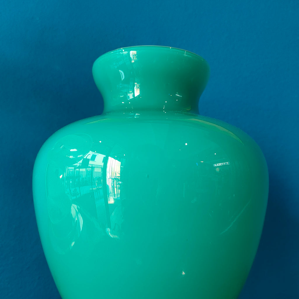 Vaso in vetro incamiciato, verde acqua. Murano, 1970s