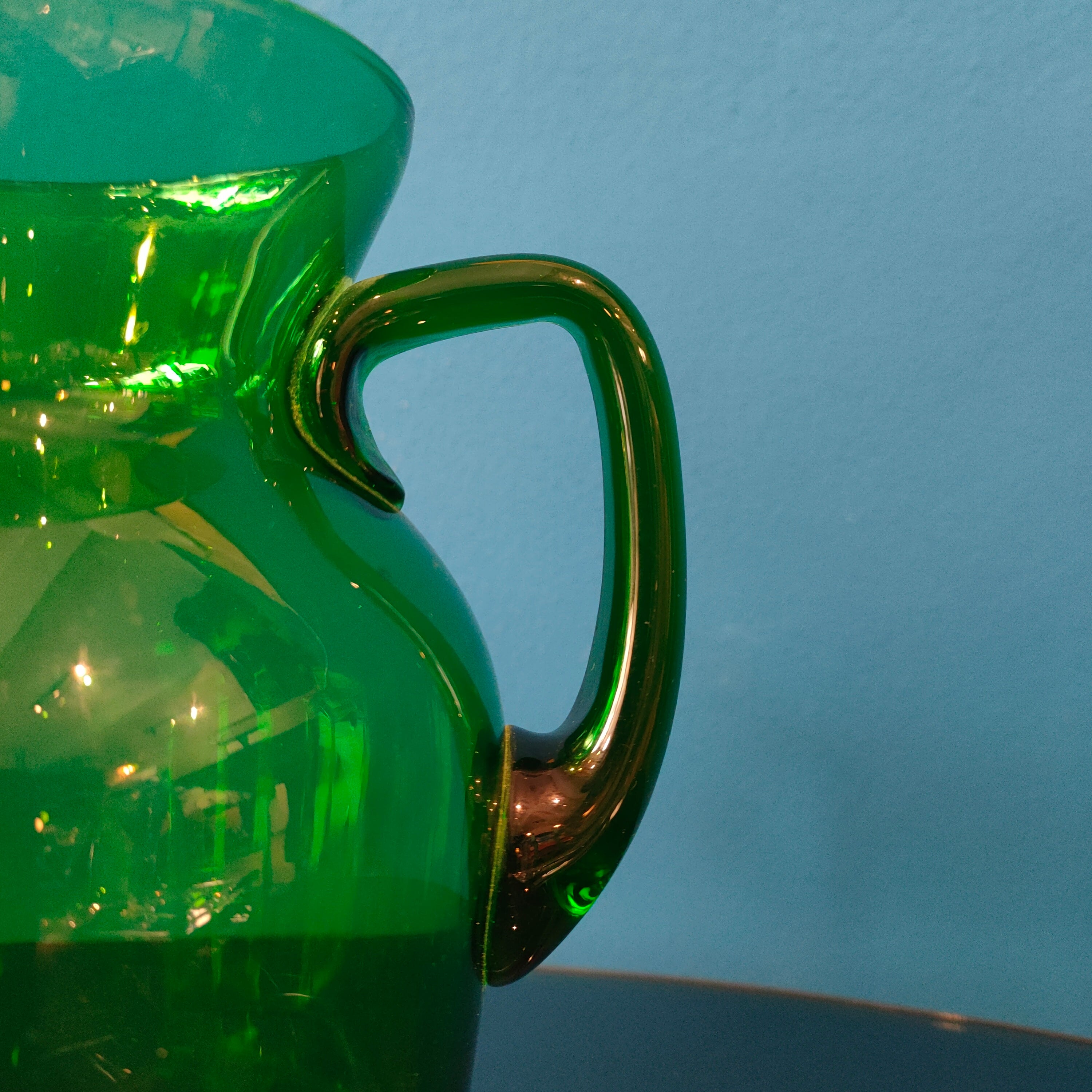 Vetro di Empoli - brocca forma squadrata