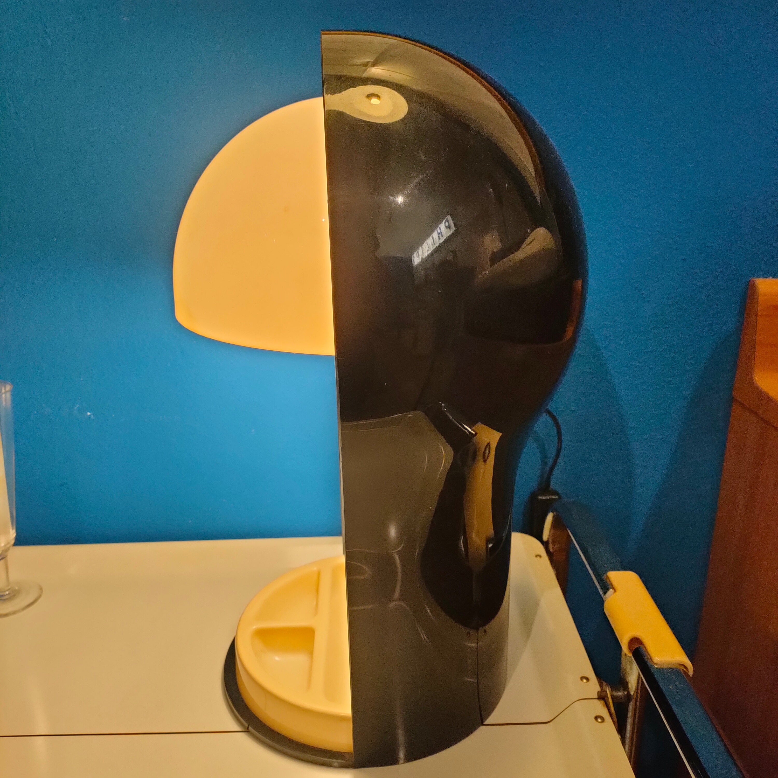 Lampada "Telegono" nera, Vico Magistretti per Artemide, 1966