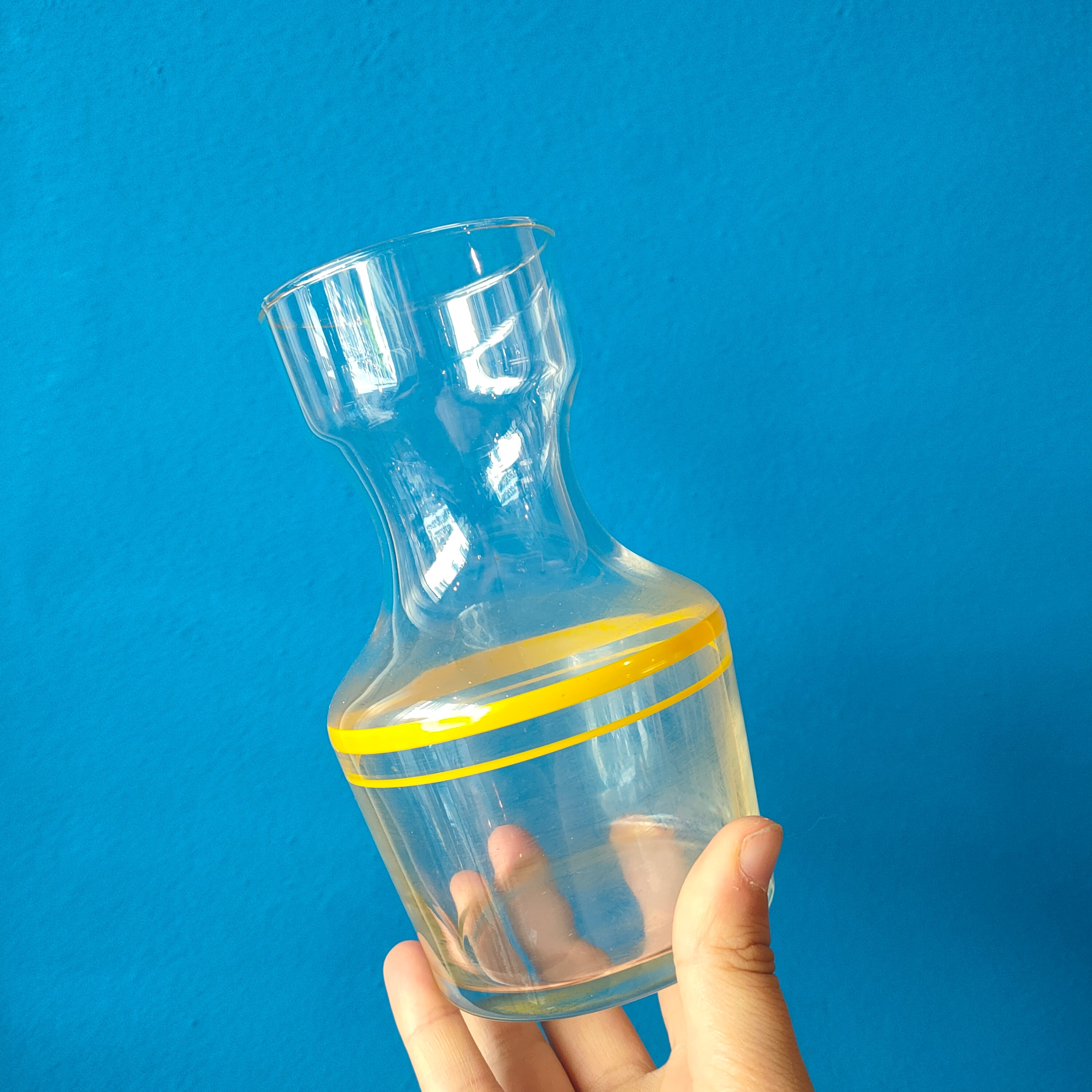 Caraffa da comodino con bicchiere