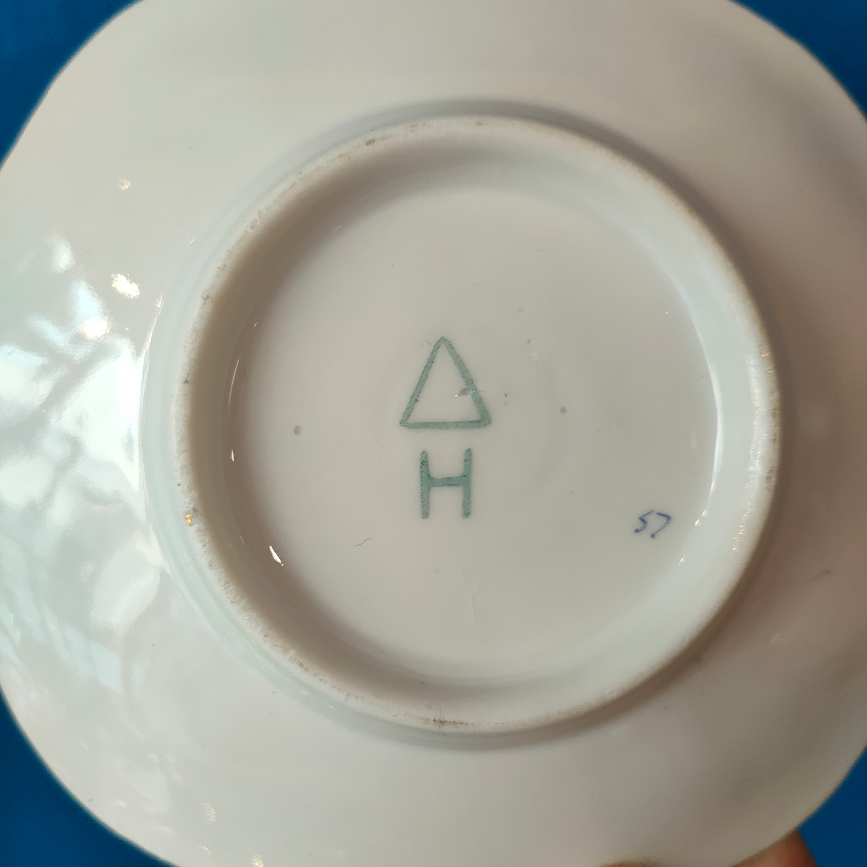 Tazzine in porcellana, decoro iridescente