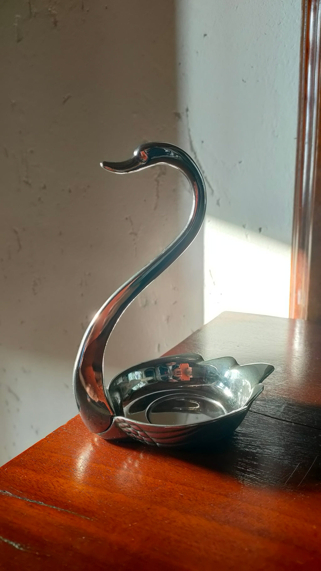 Cigno porta barattolo in metallo argentato, Honk Hong, 1980s